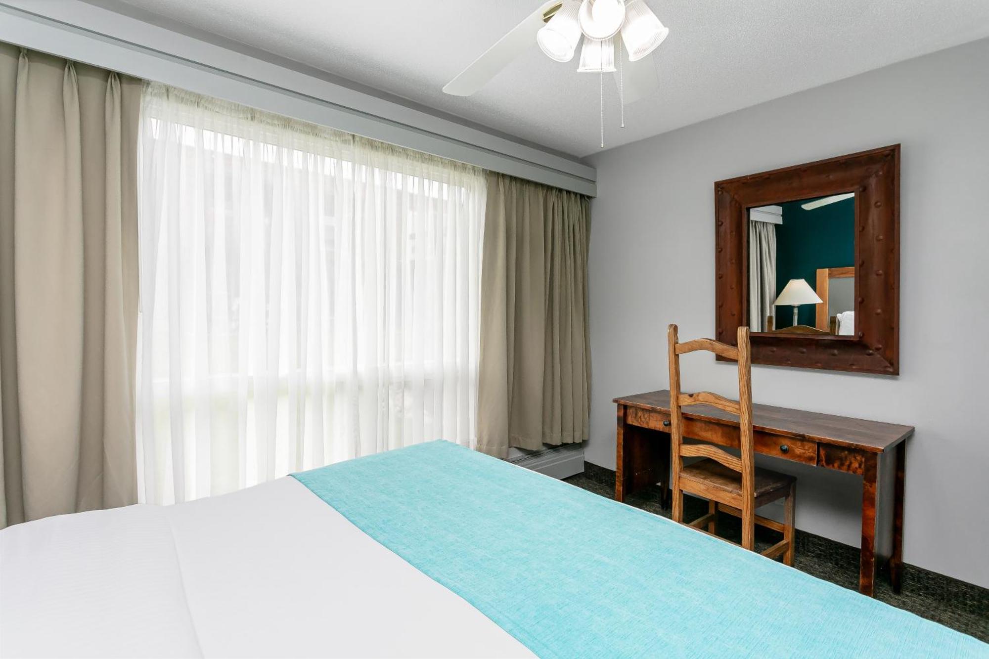 Tonquin Inn Jasper Pokój zdjęcie
