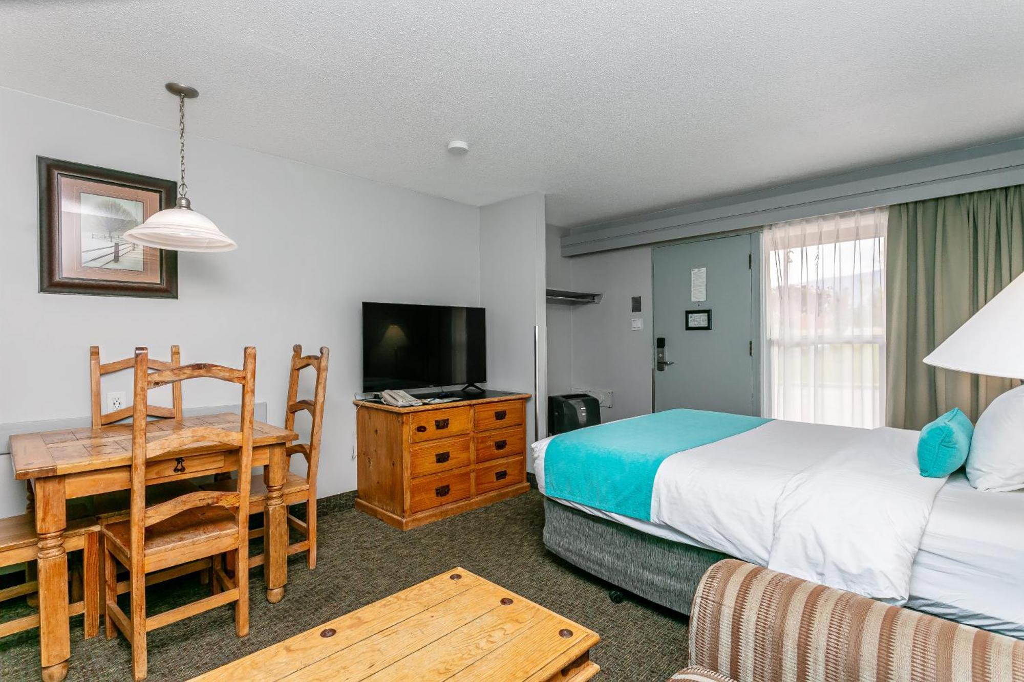 Tonquin Inn Jasper Pokój zdjęcie