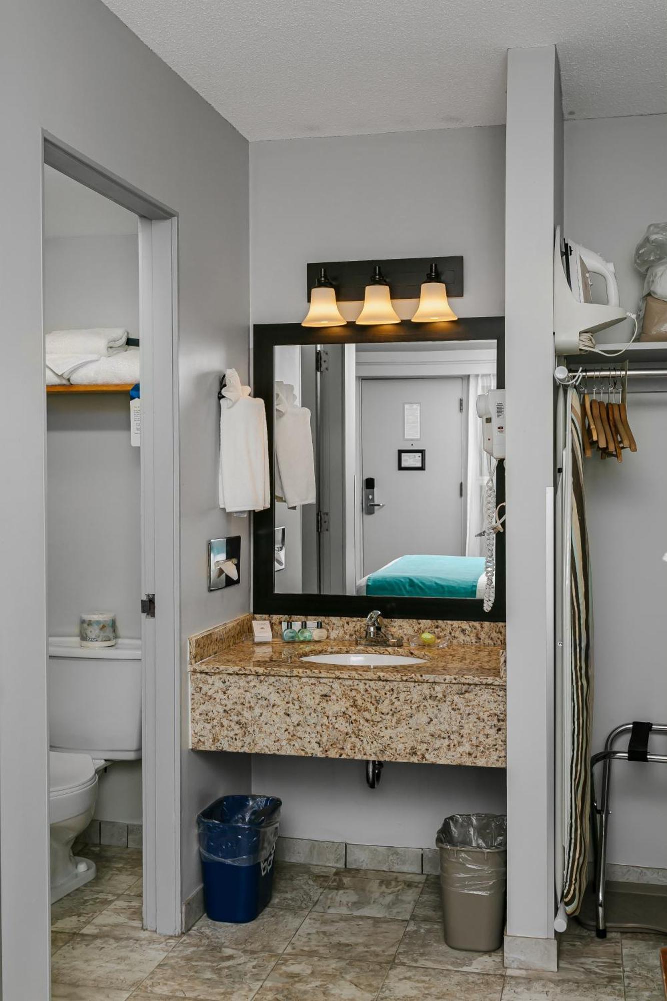 Tonquin Inn Jasper Pokój zdjęcie