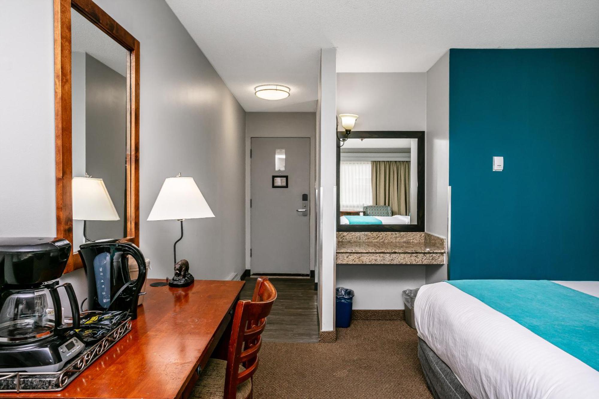 Tonquin Inn Jasper Pokój zdjęcie